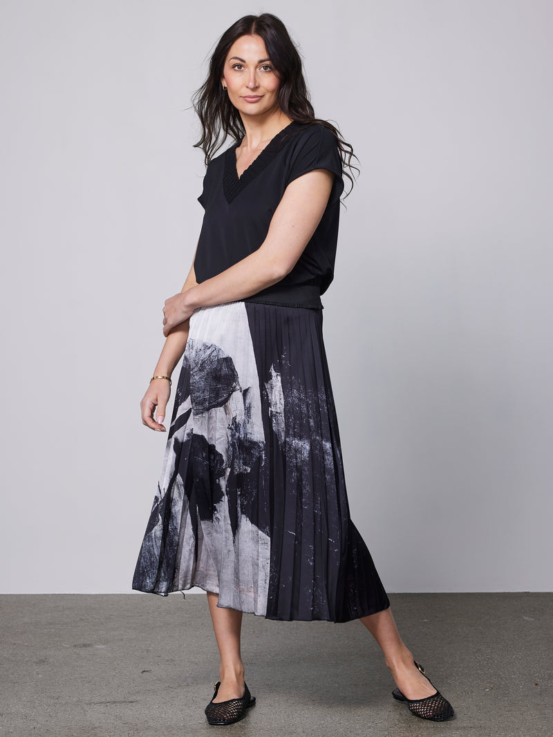 NÜ YENA Skirt Skirts Black mix